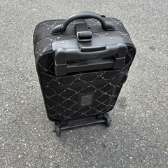 スーツケースシャネルふう風の画像