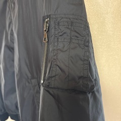 UNIQLO ブラック　ジャンパーの画像