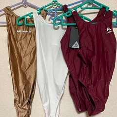 競泳水着&ミニワンピース&ミニスカート&インナーきゃみそーるキャミソールの画像