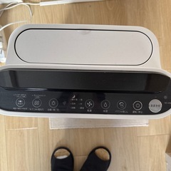 SHARP  加湿空気清浄機　KC-H50Wの画像