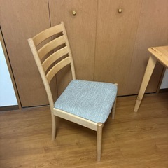 ダイニングセット　食卓テーブル、イス(2脚)の画像