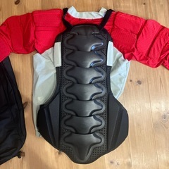 スノボー用　ウェアインナープロテクターの画像