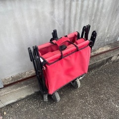 荷物運ぶキャリーカートの画像