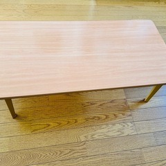 折りたたみテーブルの画像