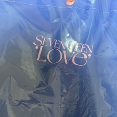 SEVENTEEN Love トートバッグの画像