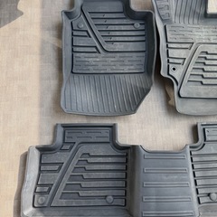 ハリアー80 3Dフロアマット　中古の画像