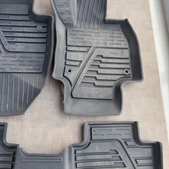 ハリアー80 3Dフロアマット　中古の画像