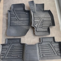 ハリアー80 3Dフロアマット　中古の画像