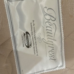 無印良品ベッドフレーム、引き出し、マットレスの画像