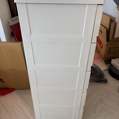 ロック付き　チェストの画像