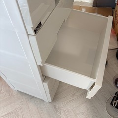 ロック付き　チェストの画像