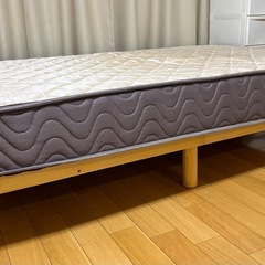 セミダブルベッド(フレーム付き)の画像