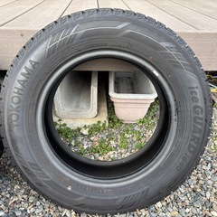 YOKOHAMA スタッドレス4本　22年製　バリ溝の画像