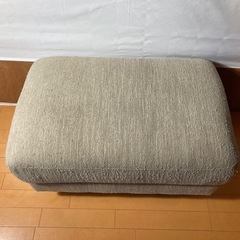 ニトリ　布張りオットマンの画像