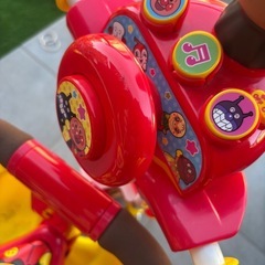 アンパンマン三輪車の画像