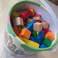 知育玩具カラフル積み木の画像