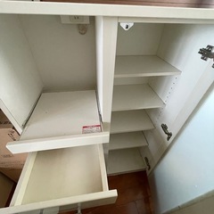 【無料】キッチンカウンター(食器棚、食器収納)の画像