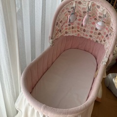 ベビーベッドの画像