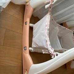 ベビーベッドの画像