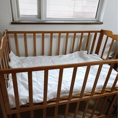 ベビーベッドの画像