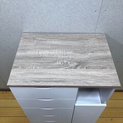 木目調天板 ホワイト キッチン収納 レンジ置き対応 5段チェスト 扉付き 台所収納 キャビネット 作業台 幅60cmクラス　251230-3の画像