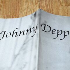 貴重 廃番品 ポスター 折り目あり ジョニー・デップ At the Piano 610×910mm モノクロ ピアノ ジョニーデップ JohnnyDepp 札幌市 清田区 平岡の画像