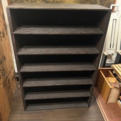 レトロなシェルフ　棚の画像