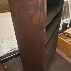 レトロなシェルフ　棚の画像