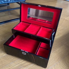 【無料1/4まで】漆調 ジュエリーボックス／アクセサリーケース（鏡付き）の画像
