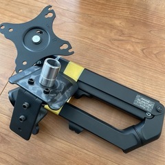 モニターアーム3台の画像