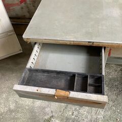 昭和の事務机　鍵なし１の画像
