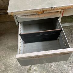 昭和の事務机　鍵なし１の画像