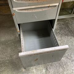 昭和の事務机　鍵なし１の画像