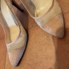 花柄パンプスの画像