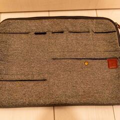 リヒトラブ ALTNA キャリングスリーブ ポーチ Lサイズ グレー A7748-27の画像