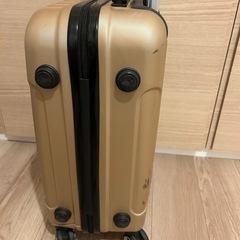 小型スーツケース　キャリーバッグの画像
