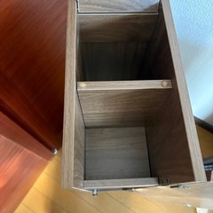 トイレ用収納棚の画像