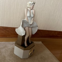 マリリンモンローの置物
の画像