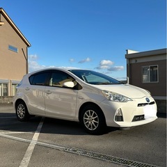 アクア 1.5 禁煙者 スマートキー 純正フルセグ バックカメラ オートライト SDナビの画像