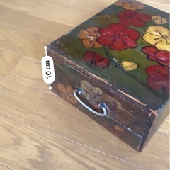 【無料1/4まで】木製 引き出し箱／花柄ペイント／レトロの画像