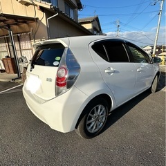 アクア 1.5 禁煙者 スマートキー 純正フルセグ バックカメラ オートライト SDナビの画像