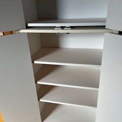 白い棚の画像