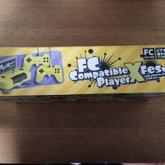 ファミコン　互換タイプ　未開封1台と開封済みが1台の画像