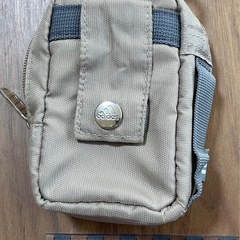 携帯ポーチadidas ベージュ ポーチ カラビナ付きの画像