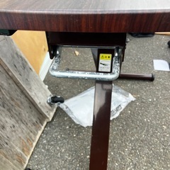 昇降式 テーブルの画像