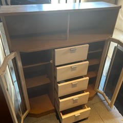 リビング収納　収納棚の画像