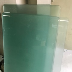 無料です！厚み8mmのしっかりしたガラス棚・板の画像