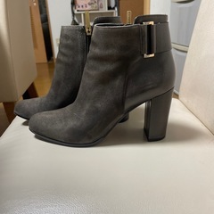 ショートブーツ23.5 ブラウン　ヒール高8.5の画像