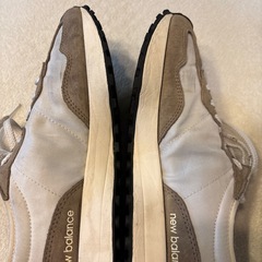 ニューバランス327 26.5センチ
の画像