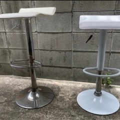 椅子、パーテーションなど の画像